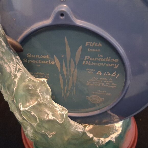 The Bradford Exchange Paradise Discovery Series Vintage Collector Plates - Picture 8 of 9